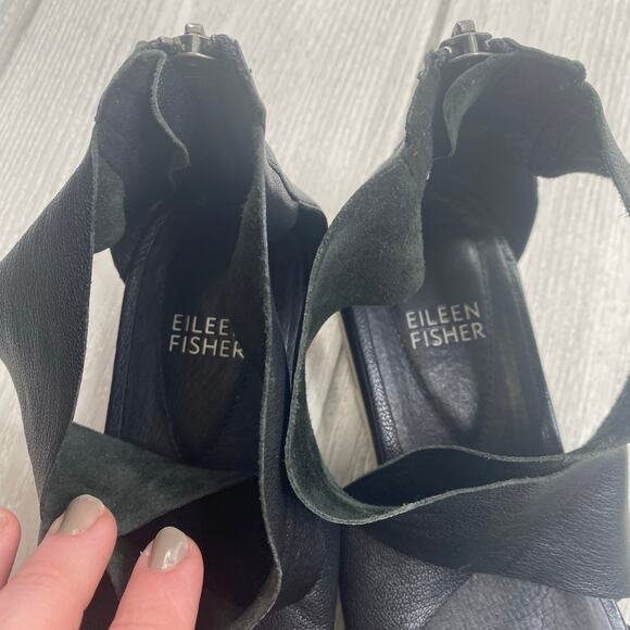 Eileen Fisher Women's Black Leather Strappy Sport T Sandals Size 8.5 - Picture 7 of 10